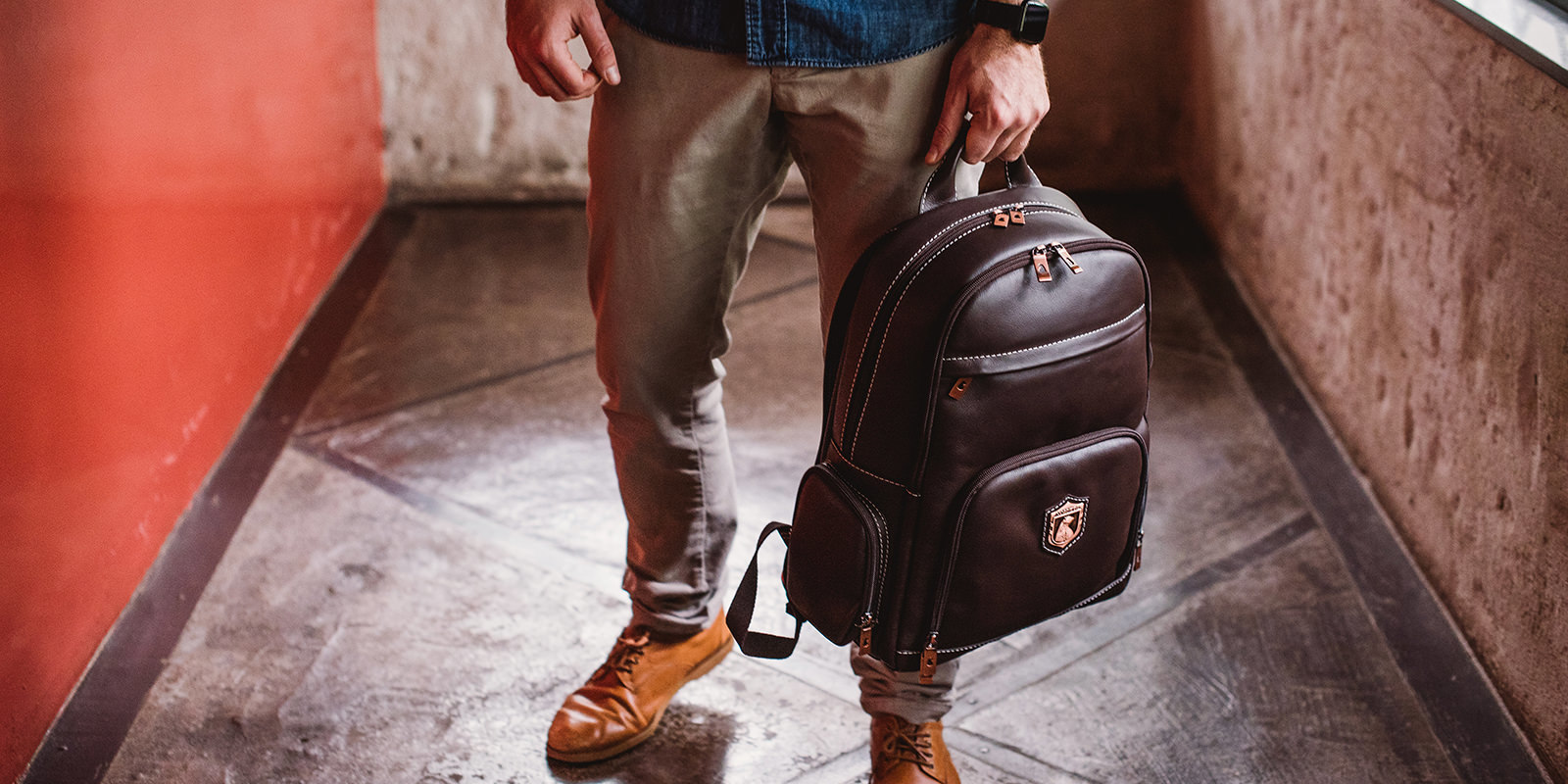 Mochila de couro para notebook Tag NW073A