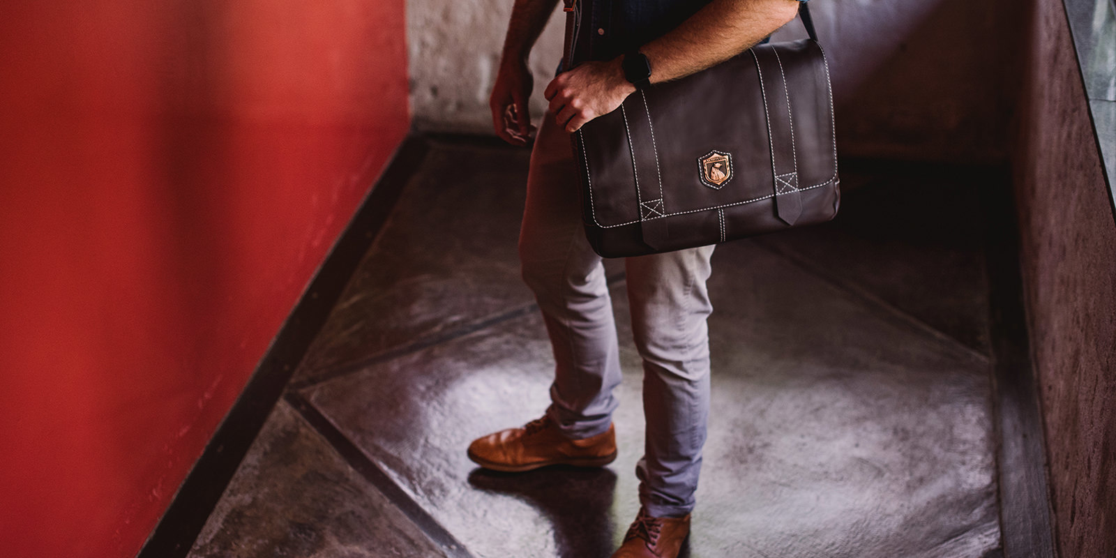 Bolsa masculina de couro para notebook Schuster NW066